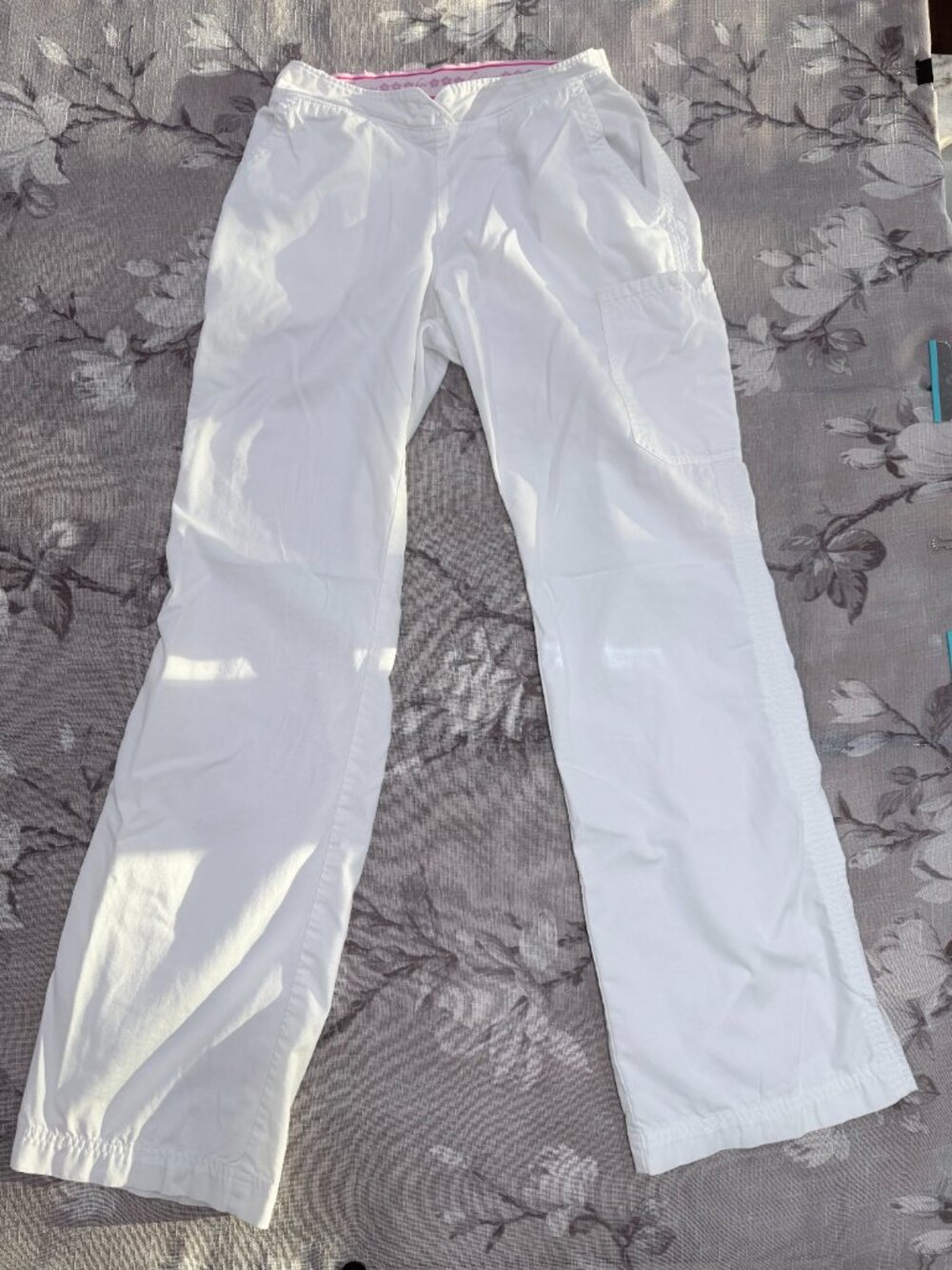 KOI Kelly Peterson Scrub Pants XS White Cargo Straight Leg Cotton Blend